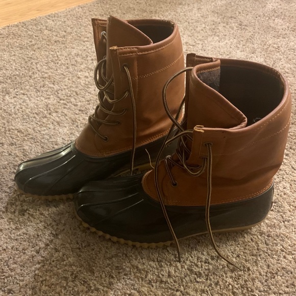 Black and Brown duck boots - Picture 2 of 3